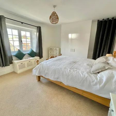 Prázdninový dům The Old Post Office - With Parking