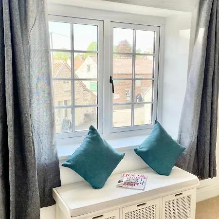 The Old Post Office - With Parking