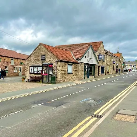 The Old Post Office - With Parking