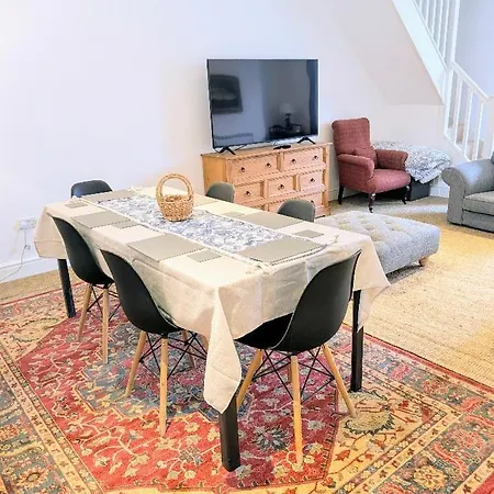 The Old Post Office - With Parking 別荘 *